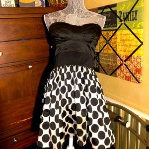 Ladies polka dot strapless dress M